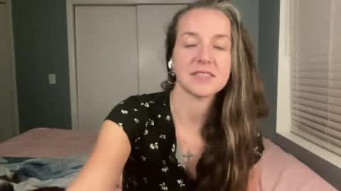 lothlori online show from August 15, 12:58 am