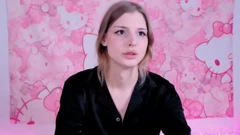 LouiseKane online show from July 19, 4:20 pm