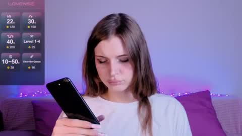 LouiseKane online show from July 26, 5:18 pm