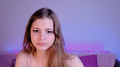 LouiseKane online show from July 29, 7:10 pm