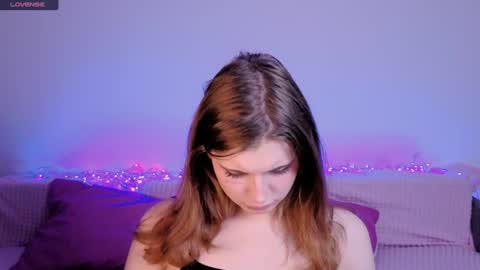 LouiseKane online show from July 31, 5:07 pm