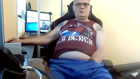 loumtl3 online show from July 1, 1:23 pm