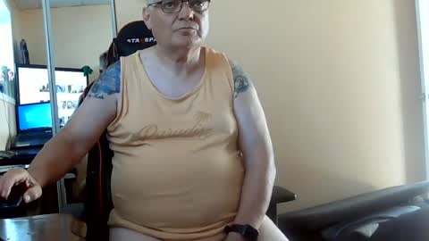 loumtl3 online show from July 3, 12:29 pm