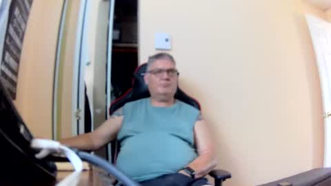 loumtl3 online show from July 26, 3:28 pm