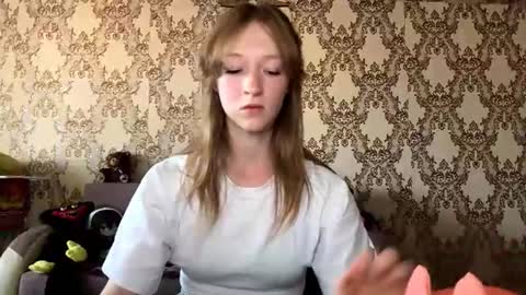 louracryderman online show from August 7, 5:18 am