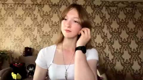 louracryderman online show from August 8, 4:23 am