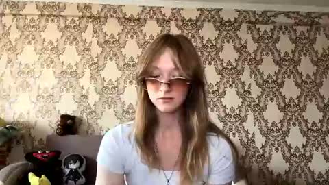louracryderman online show from August 8, 5:29 am