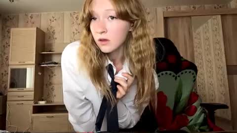 louracryderman online show from August 10, 4:14 am