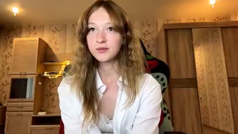 louracryderman online show from August 10, 5:31 am