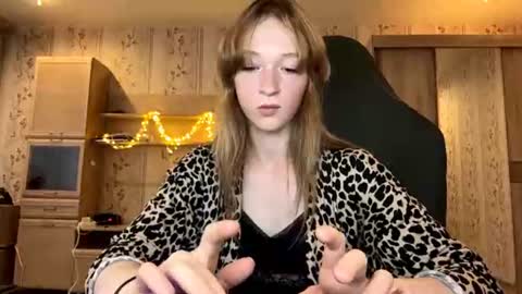 louracryderman online show from August 11, 3:08 am