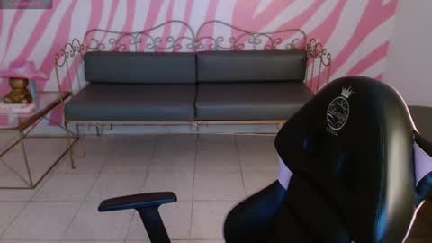 Lova online show from August 8, 4:29 pm