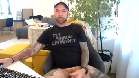 Guapito online show from July 11, 10:43 am
