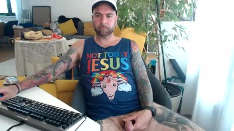 Guapito online show from August 3, 3:08 pm