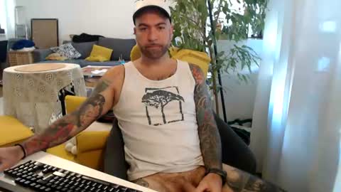 Guapito online show from August 15, 7:34 am
