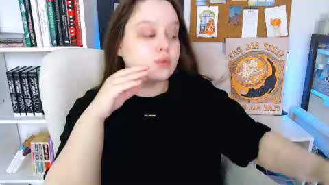 Mia  online show from July 11, 9:04 am