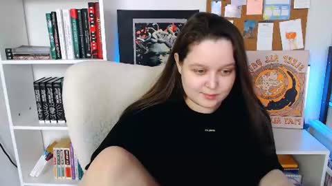 Mia  online show from July 11, 11:16 am