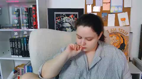 Mia  online show from July 27, 2:33 pm