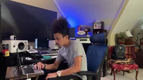 Prynce online show from July 23, 5:59 pm