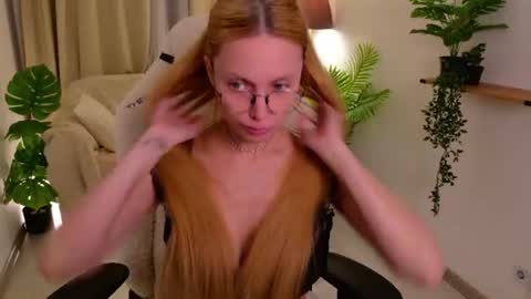 love_call online show from August 5, 6:44 am