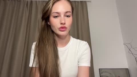 Sofi and Pierre   online show from July 23, 9:28 pm