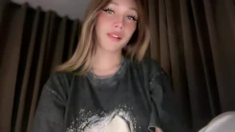 kissme online show from April 12, 7:38 pm