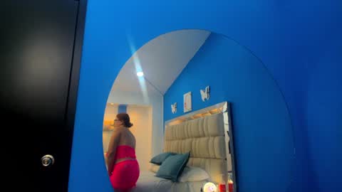 Melany  online show from August 4, 4:15 pm