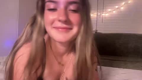 Olivia Rose online show from July 18, 4:13 am