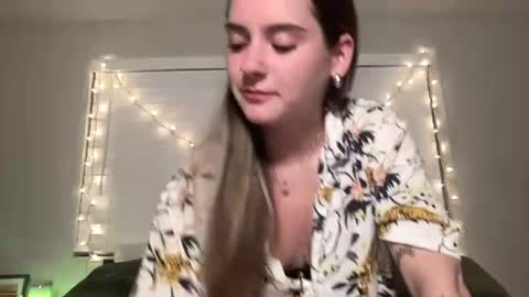 Olivia Rose online show from July 26, 5:01 am