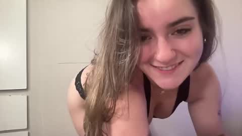 Olivia Rose online show from August 7, 4:12 am