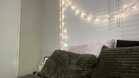 Olivia Rose online show from August 10, 3:30 am