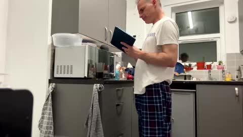 getnaked123 online show from May 17, 1:28 am