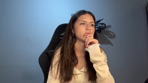 Lina online show from August 12, 1:46 pm