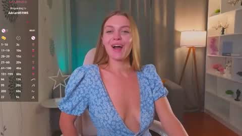 lovellalipss online show from August 15, 12:20 pm