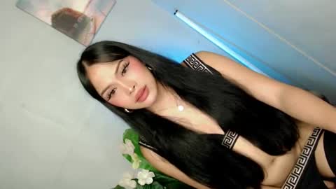 lovely_felicity online show from July 22, 10:34 pm