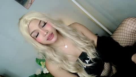 lovely_felicity online show from July 25, 3:10 am