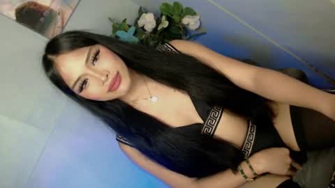 lovely_felicity online show from August 5, 5:49 am