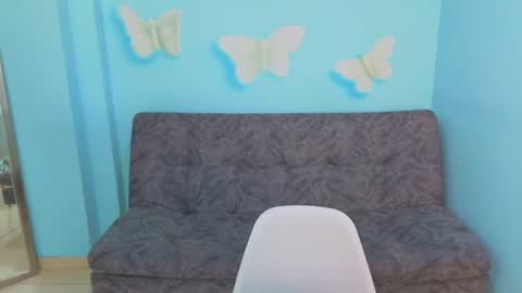 Kaitlyn online show from August 12, 9:17 pm