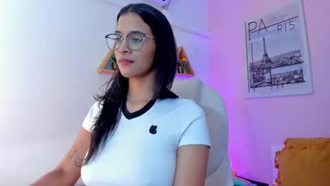 Olivia online show from August 12, 9:39 pm