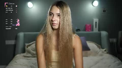 lovelygracee online show from August 11, 4:31 pm