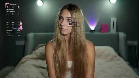 lovelygracee online show from August 14, 8:45 pm