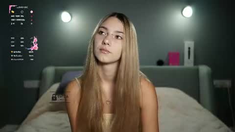 lovelygracee online show from August 15, 1:15 pm
