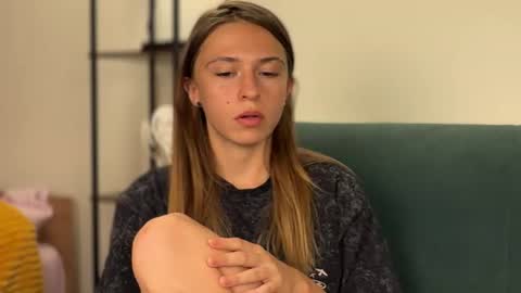 Kate only online show from August 2, 4:25 pm