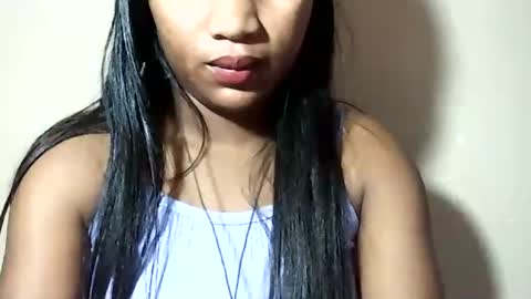 lovelylarra online show from August 14, 8:51 am