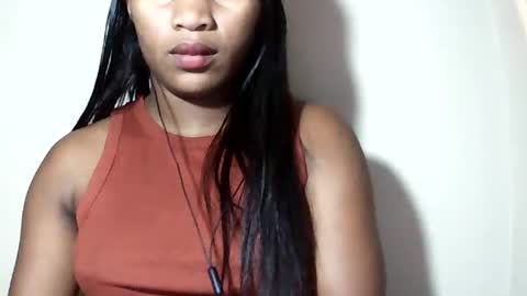 lovelylarra online show from August 15, 6:50 am