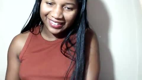 lovelylarra online show from August 15, 9:02 am
