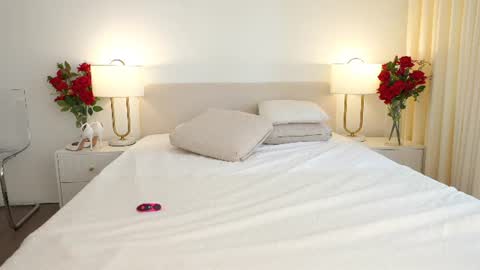Lovelynight online show from August 6, 1:32 pm