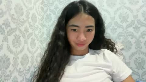 lovelyours_kishia online show from August 26, 7:48 am