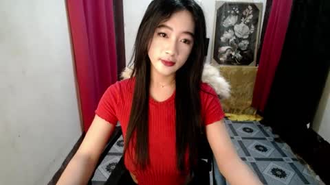 lovelypetite143 online show from July 29, 2:35 pm