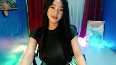lovelypetite143 online show from August 6, 6:51 pm