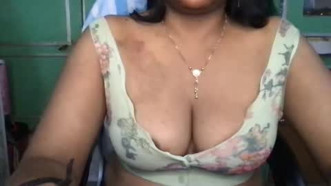 lovelyrose36 online show from August 6, 5:56 pm